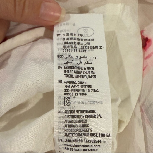 3/$20 Abercrombie Kids Floral Pleated Sleeveless Top - Size 9/10 Pink Roses - Picture 5 of 8